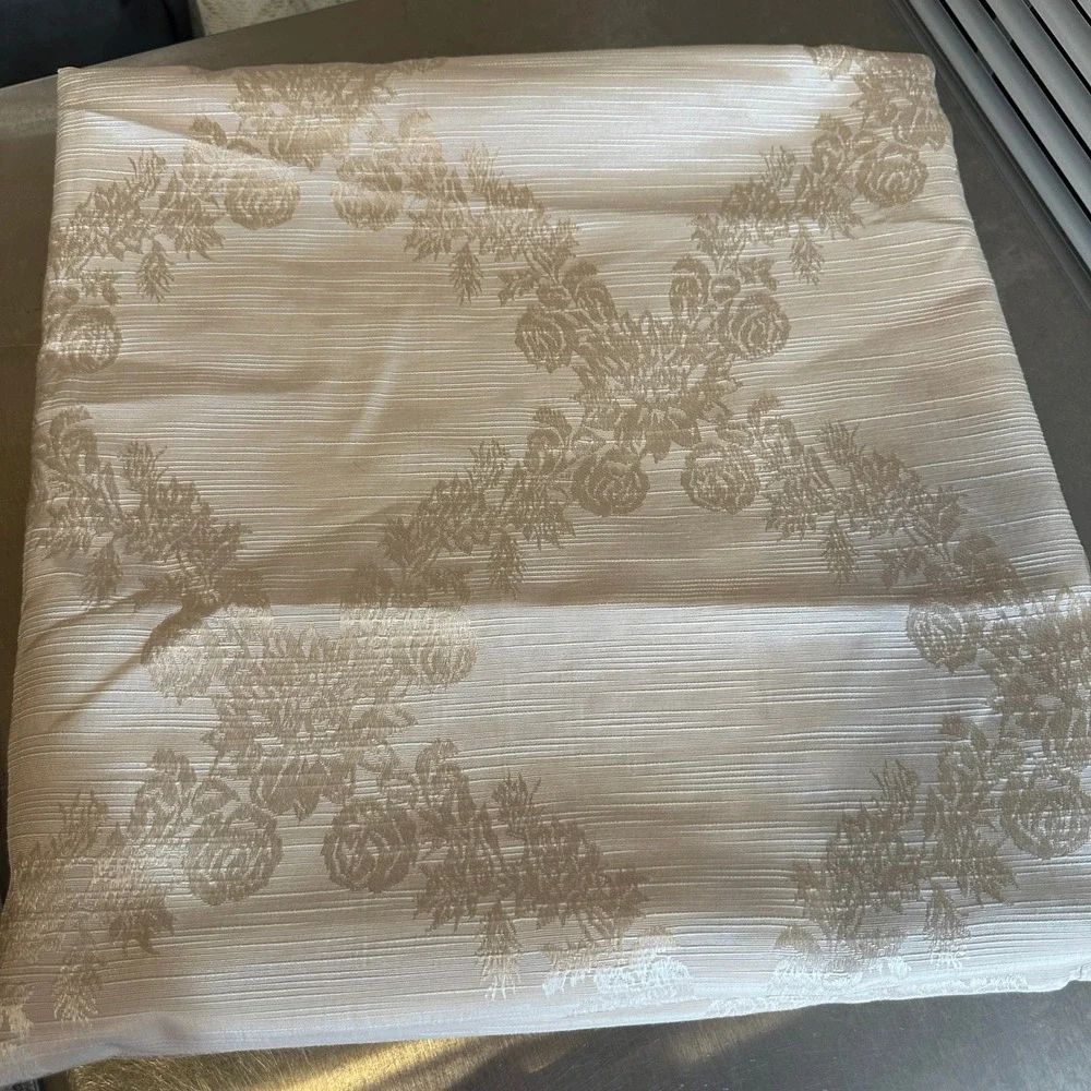 VTG Champagne Gold 84X60 Damask Floral Oval‎ Tablecloth Rose Trellis